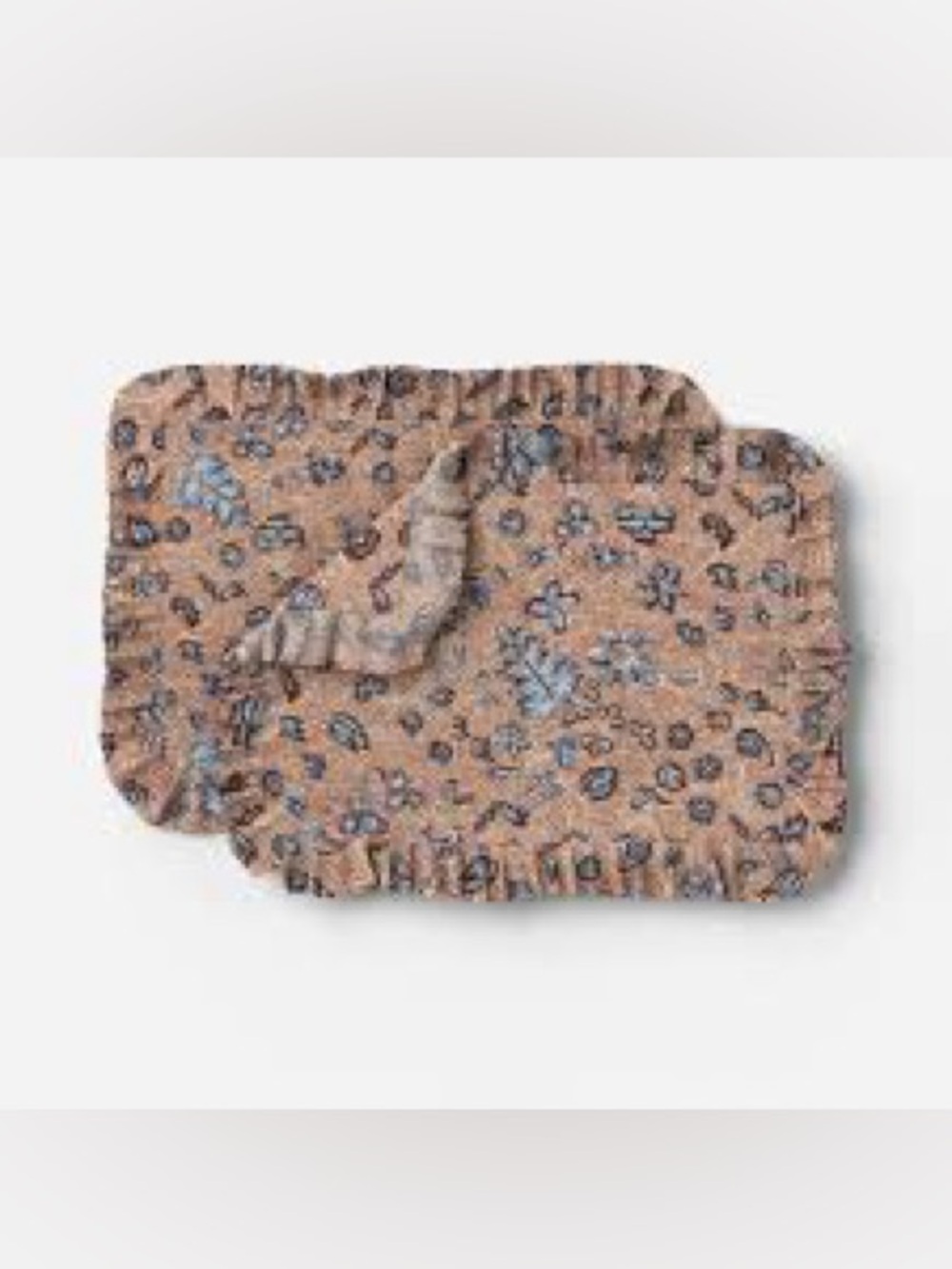 Threshold NWT set of 2 Placemats with ruffled edge & Floral Print. 14”x19”